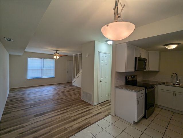 2437 N Brophy Avenue 4, Fayetteville, AR 72703