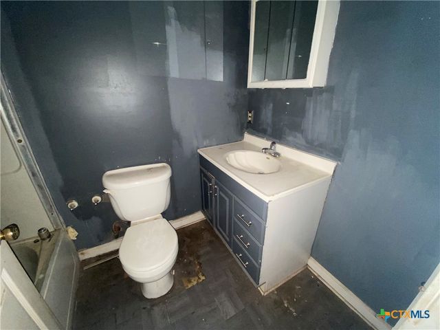 218 Cheeves Avenue, Port Lavaca, TX 77979