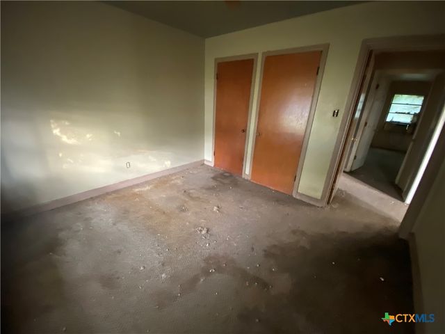 218 Cheeves Avenue, Port Lavaca, TX 77979