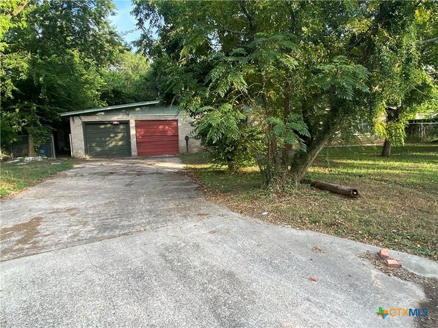 218 Cheeves Avenue, Port Lavaca, TX 77979