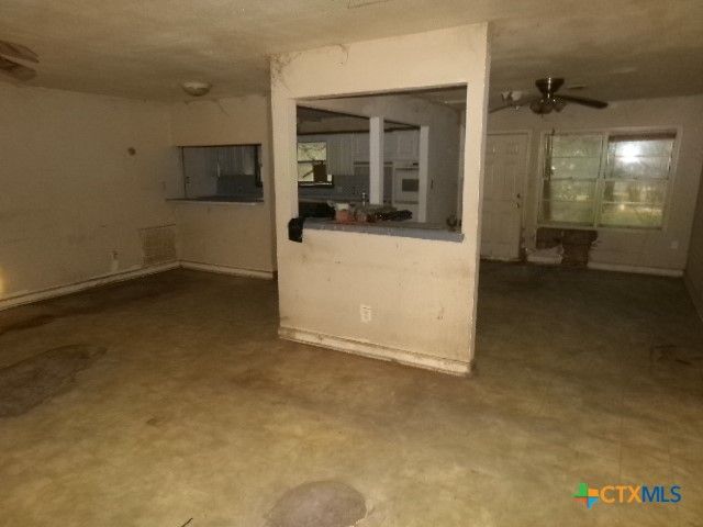 218 Cheeves Avenue, Port Lavaca, TX 77979