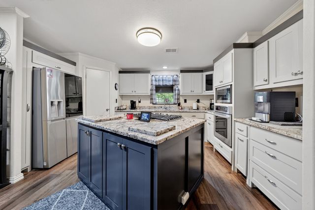 1465 County Road 3690, Paradise, TX 76073