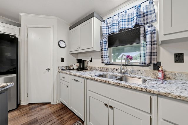 1465 County Road 3690, Paradise, TX 76073
