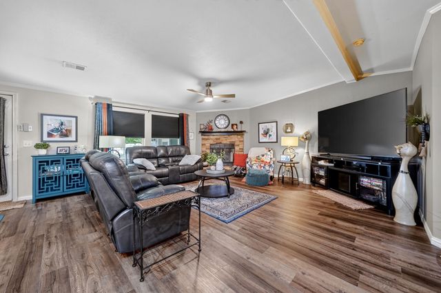 1465 County Road 3690, Paradise, TX 76073