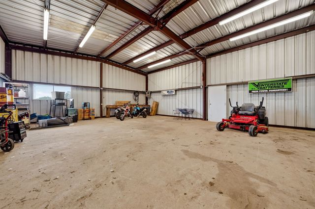 1465 County Road 3690, Paradise, TX 76073