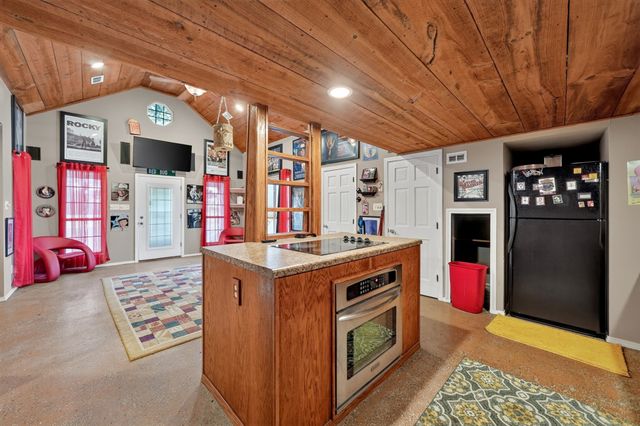 1465 County Road 3690, Paradise, TX 76073