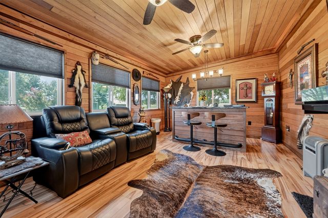 1465 County Road 3690, Paradise, TX 76073