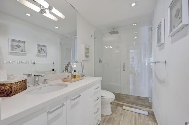 1121 Crandon Blvd D1202, Key Biscayne, FL 33149