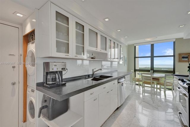 1121 Crandon Blvd D1202, Key Biscayne, FL 33149