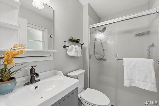 1843 Redcoat Drive, Maryland Heights, MO 63043