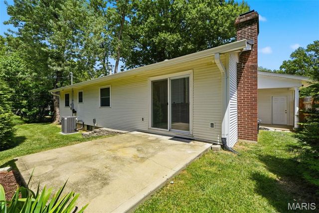 1843 Redcoat Drive, Maryland Heights, MO 63043