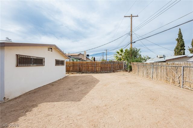 5128 Doe Avenue, Las Vegas, NV 89146