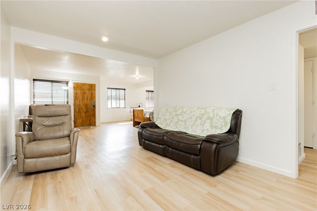 5128 Doe Avenue, Las Vegas, NV 89146