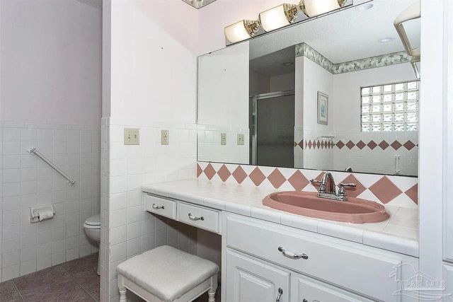 2969 Laurel Dr, Gulf Breeze, FL 32563
