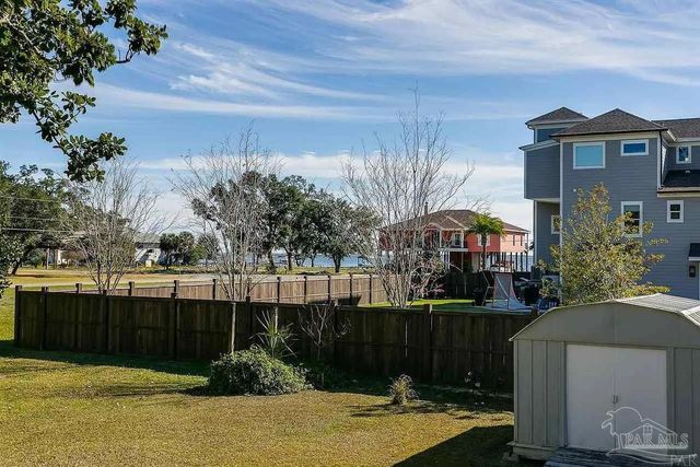 2969 Laurel Dr, Gulf Breeze, FL 32563