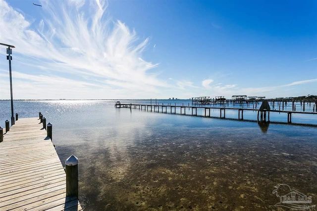 2969 Laurel Dr, Gulf Breeze, FL 32563