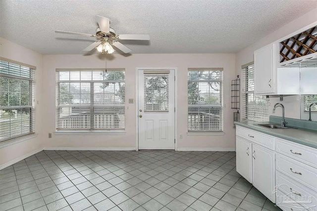 2969 Laurel Dr, Gulf Breeze, FL 32563