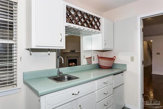 2969 Laurel Dr, Gulf Breeze, FL 32563