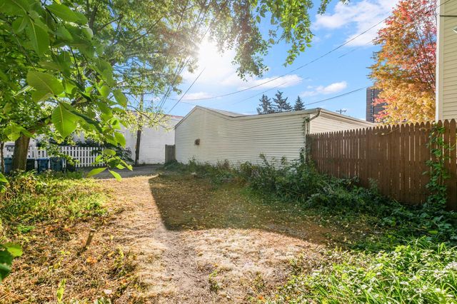 1815 Clinton Avenue 1, Minneapolis, MN 55404