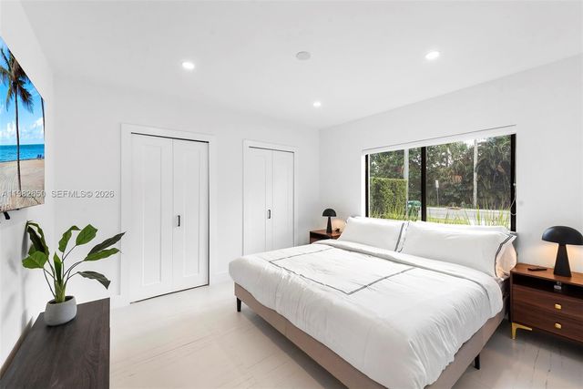 995 NE 107th St, Miami, FL 33161