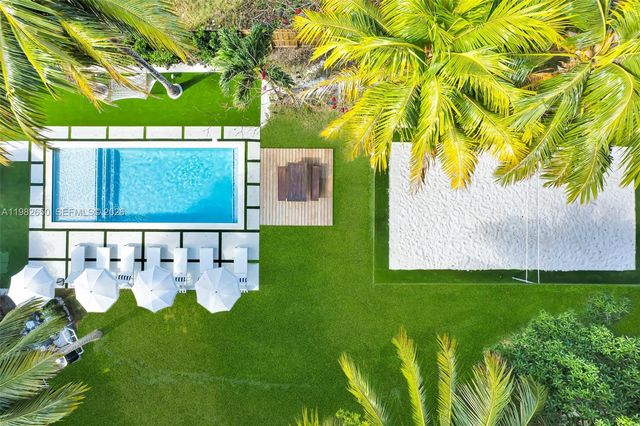 995 NE 107th St, Miami, FL 33161