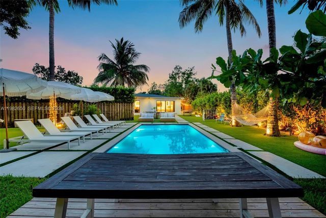 995 NE 107th St, Miami, FL 33161