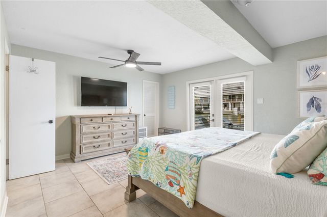 39 Curlew Dr, Rockport, TX 78382