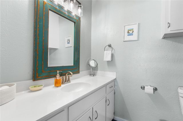 39 Curlew Dr, Rockport, TX 78382