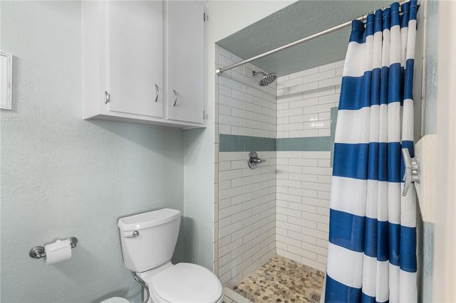 39 Curlew Dr, Rockport, TX 78382