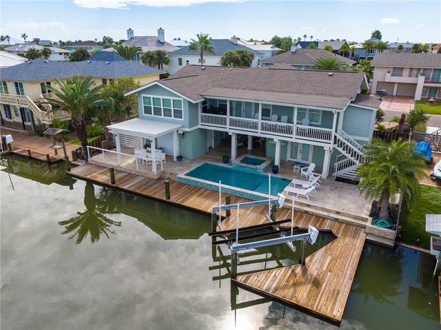 39 Curlew Dr, Rockport, TX 78382