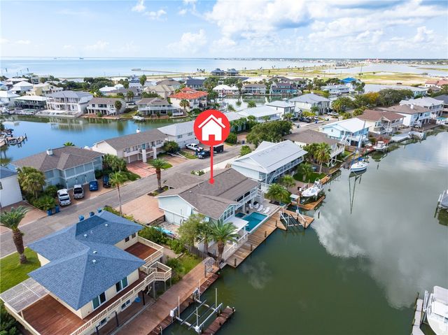 39 Curlew Dr, Rockport, TX 78382