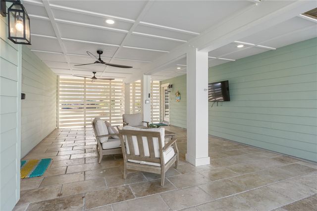 39 Curlew Dr, Rockport, TX 78382