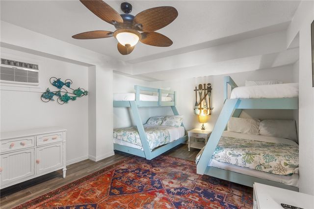 39 Curlew Dr, Rockport, TX 78382