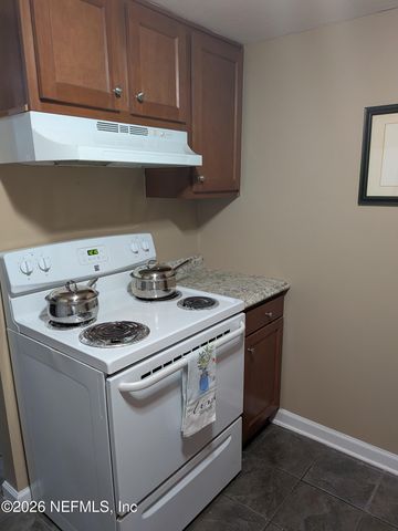 4330 PLAZA GATE Lane S 101, Jacksonville, FL 32217