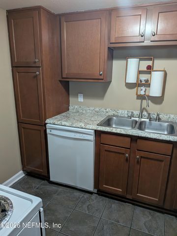 4330 PLAZA GATE Lane S 101, Jacksonville, FL 32217