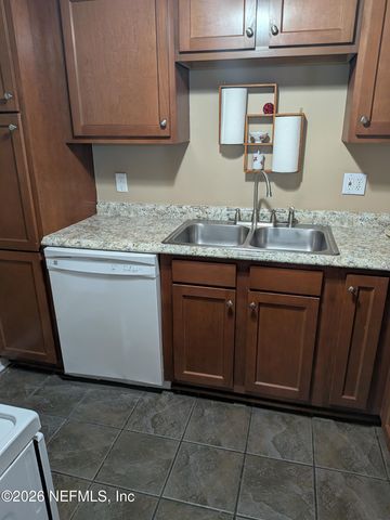 4330 PLAZA GATE Lane S 101, Jacksonville, FL 32217