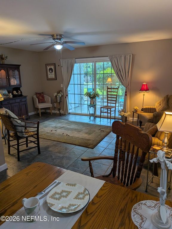 4330 PLAZA GATE Lane S 101, Jacksonville, FL 32217