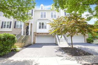 341 Hanton Way, Columbus, OH 43213