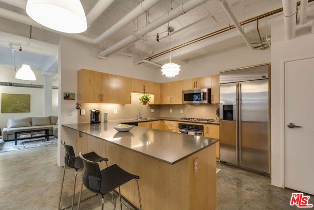 1100 S Grand Avenue A003, Los Angeles, CA 90015