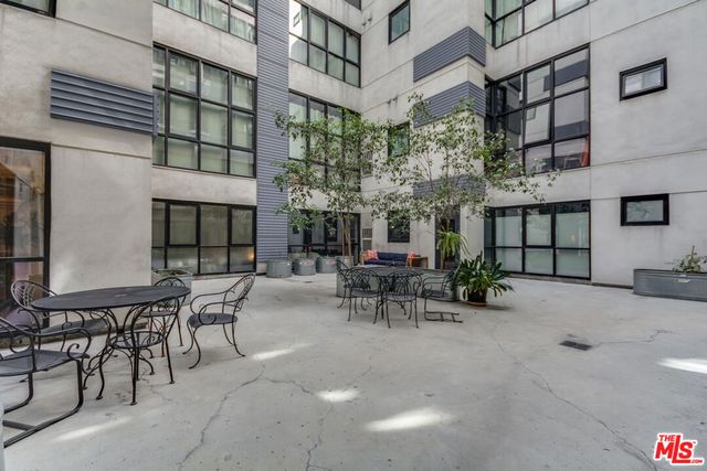 1100 S Grand Avenue A003, Los Angeles, CA 90015