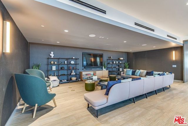 1100 S Grand Avenue A003, Los Angeles, CA 90015