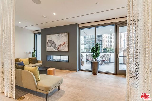 1100 S Grand Avenue A003, Los Angeles, CA 90015