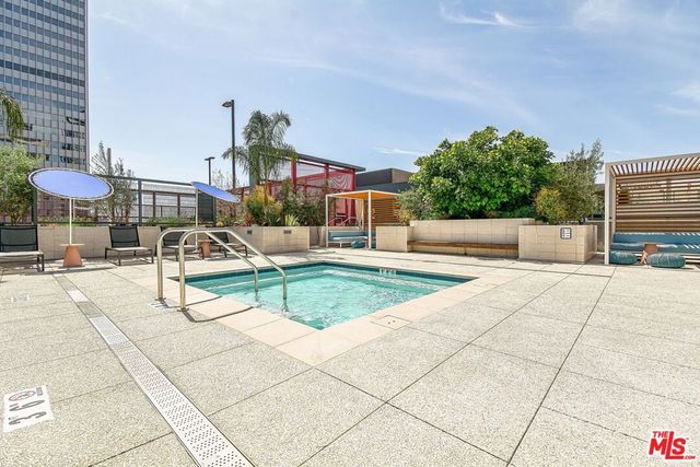 1100 S Grand Avenue A003, Los Angeles, CA 90015