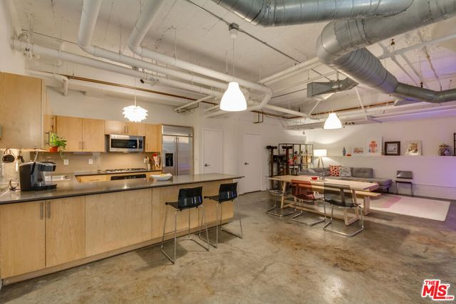 1100 S Grand Avenue A003, Los Angeles, CA 90015