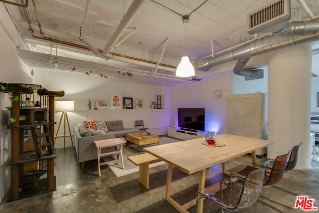 1100 S Grand Avenue A003, Los Angeles, CA 90015