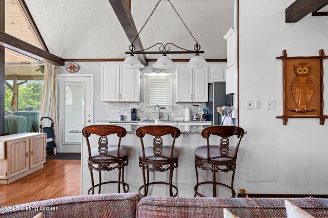 33 Lower Ridgecrest Dr, Clarkson, KY 42726