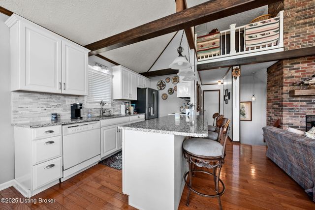 33 Lower Ridgecrest Dr, Clarkson, KY 42726