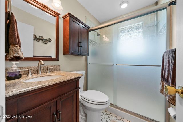 33 Lower Ridgecrest Dr, Clarkson, KY 42726