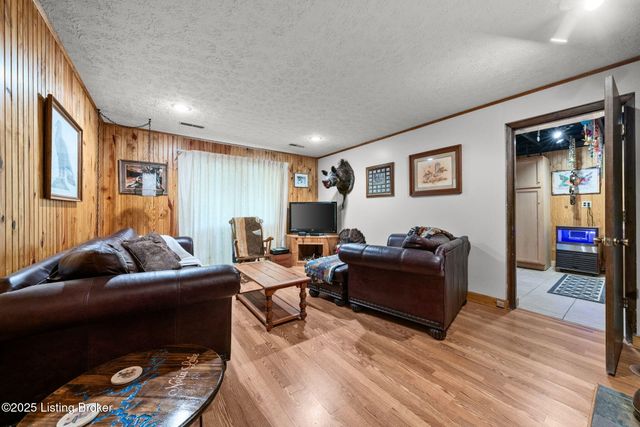 33 Lower Ridgecrest Dr, Clarkson, KY 42726