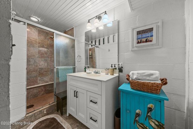 33 Lower Ridgecrest Dr, Clarkson, KY 42726